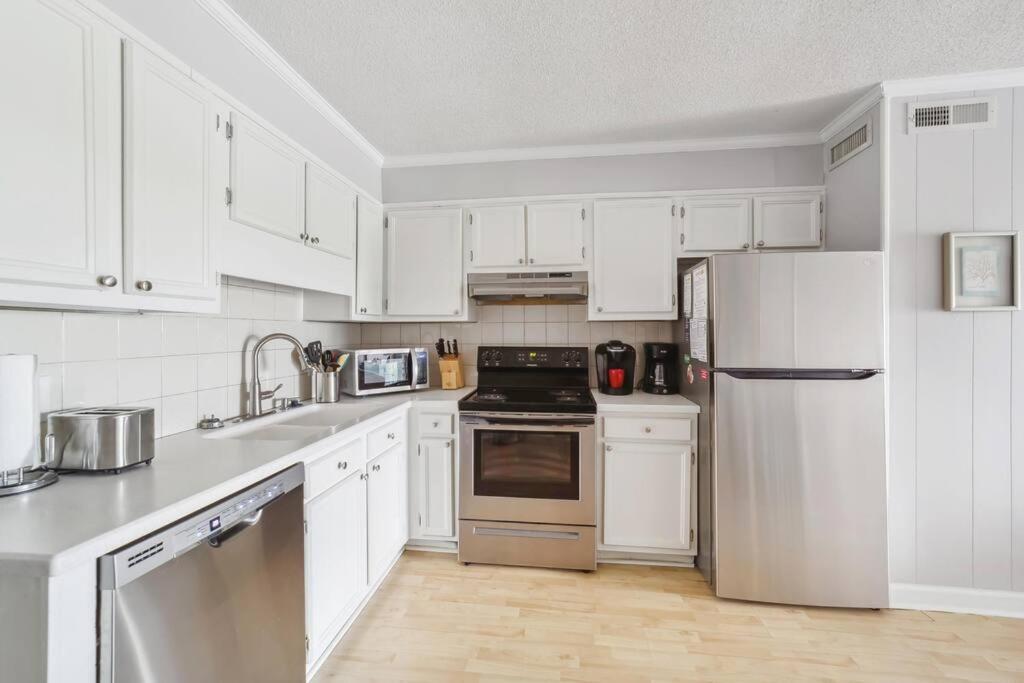 Right Across Beach Pool View Private Balcony By Zen Living Short Term Rental Myrtle Beach Ngoại thất bức ảnh